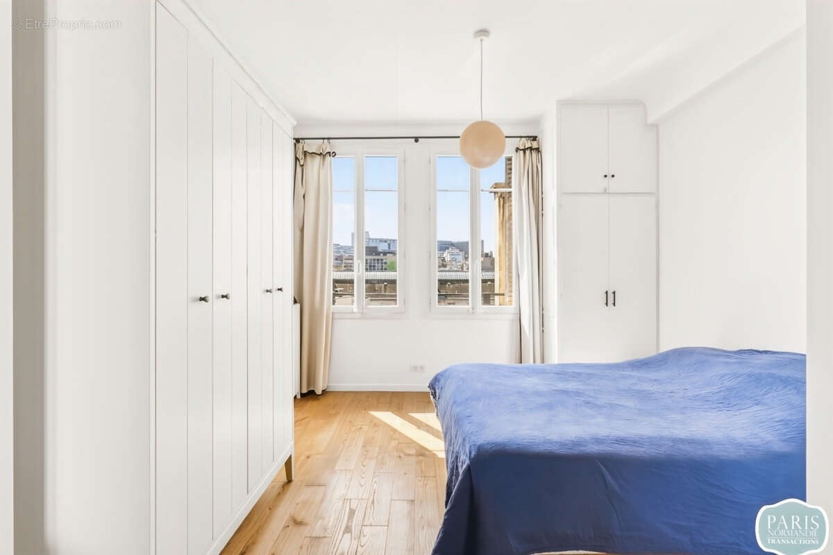 Appartement à PARIS-7E