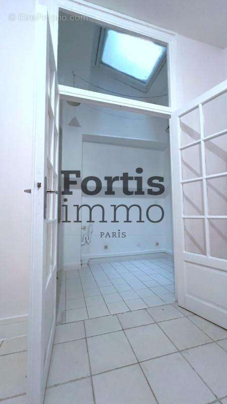 Appartement à PARIS-10E