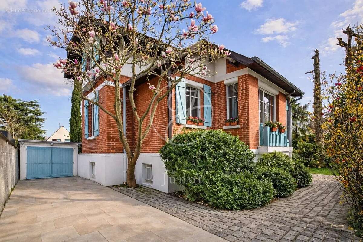 Maison à VAUCRESSON