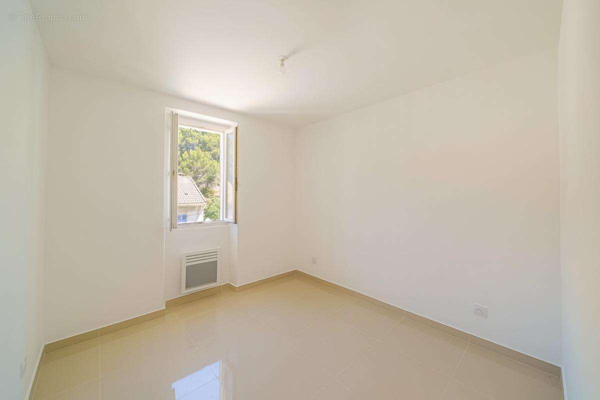 Appartement à ROQUEFORT-LA-BEDOULE