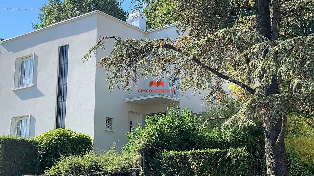 Maison à LA CELLE-SAINT-CLOUD