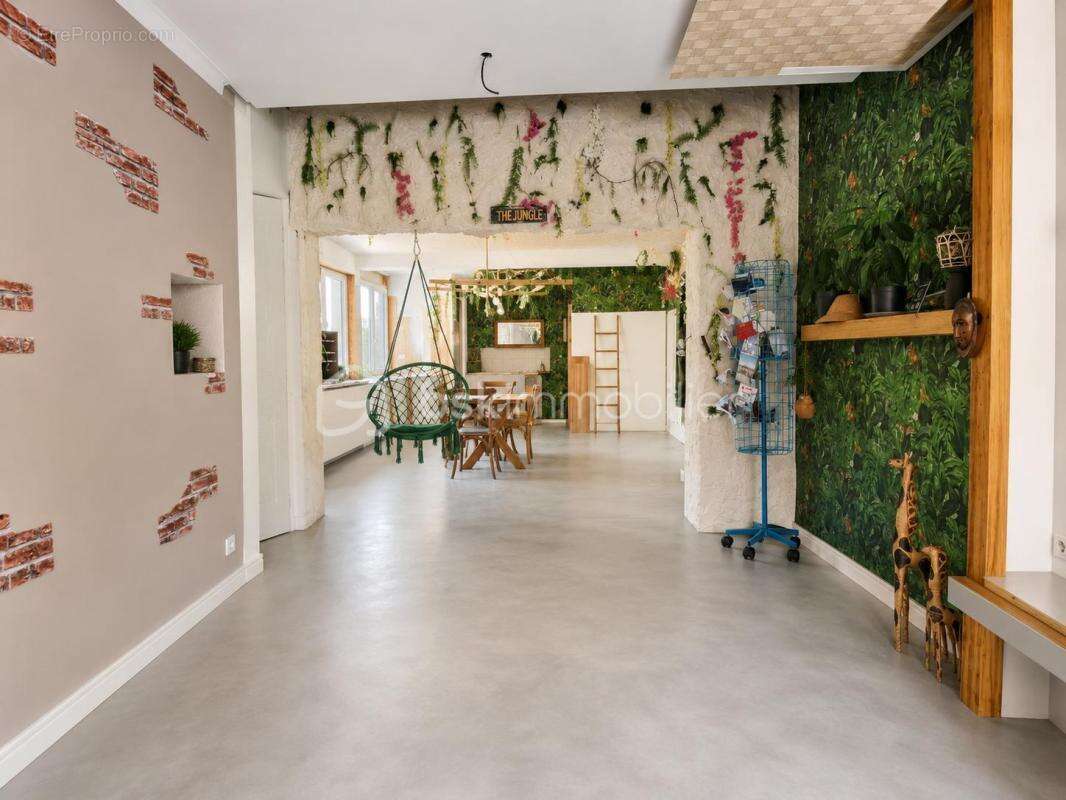 Maison renovee en briques avec entree sous porche et rentabilitee assuree - photo 18