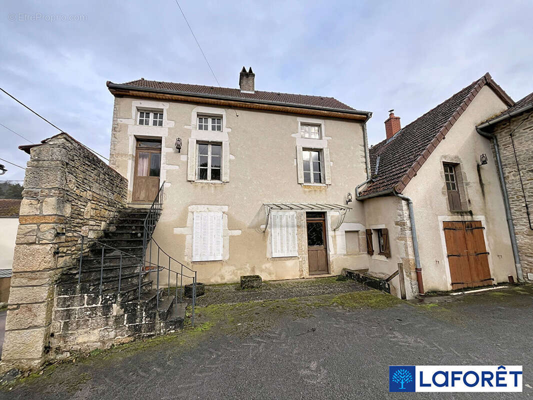 Maison Courlon  5 pièce(s) 147.55 m2 - photo 13