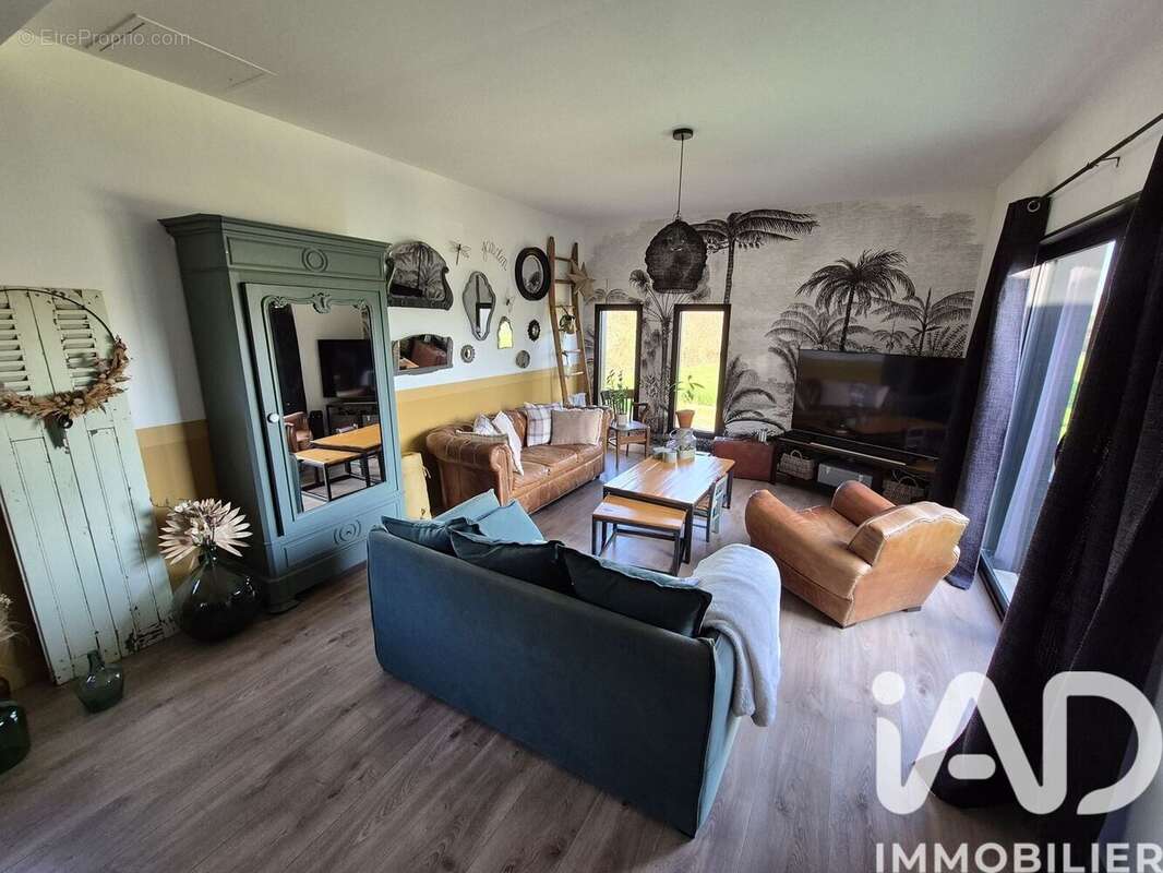 Maison 131 m² à Chalandray  - photo 4