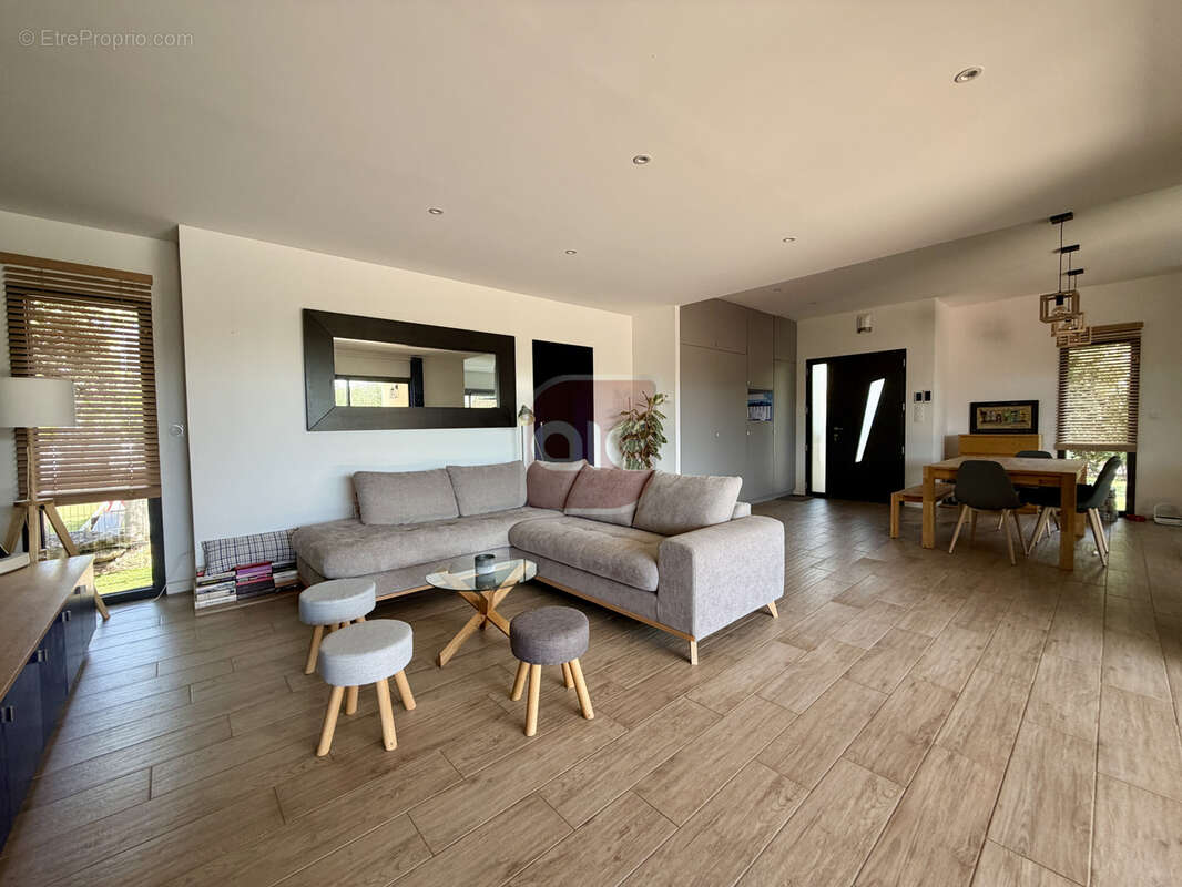 BEAULIEU: Superbe villa contemporaine T4 de plain-pied de plus de 110 m2 - photo 5