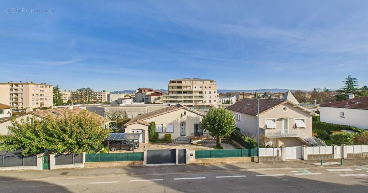 Appartement à GUILHERAND-GRANGES