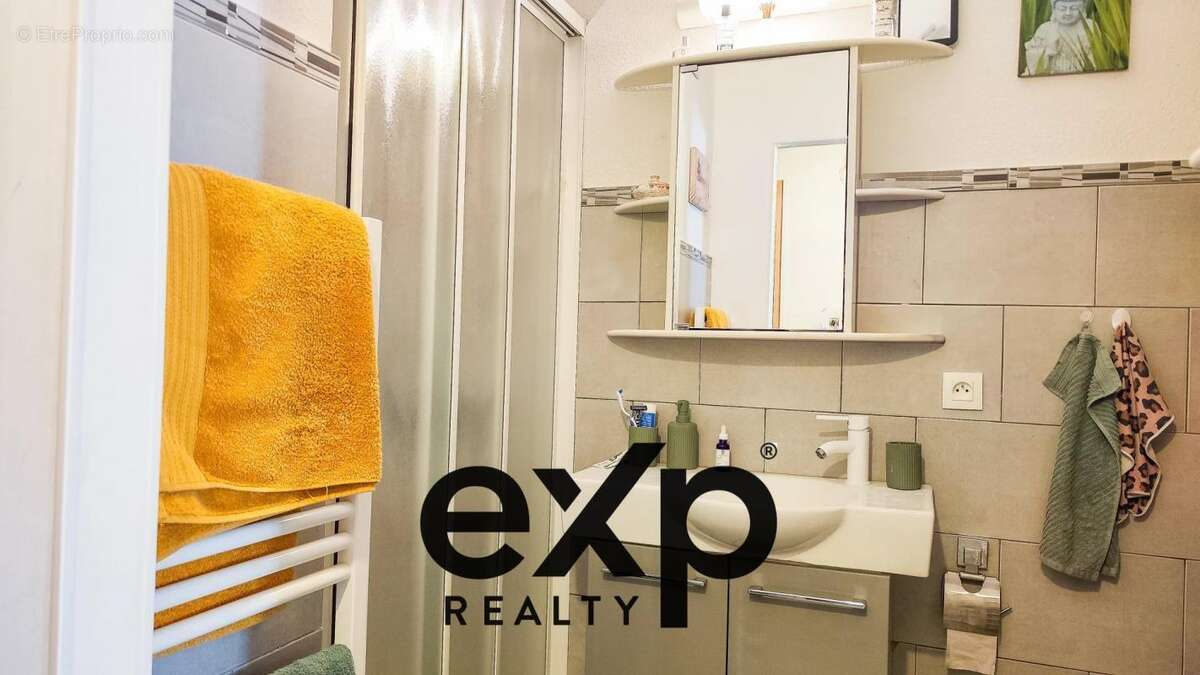 Appartement à VINS-SUR-CARAMY