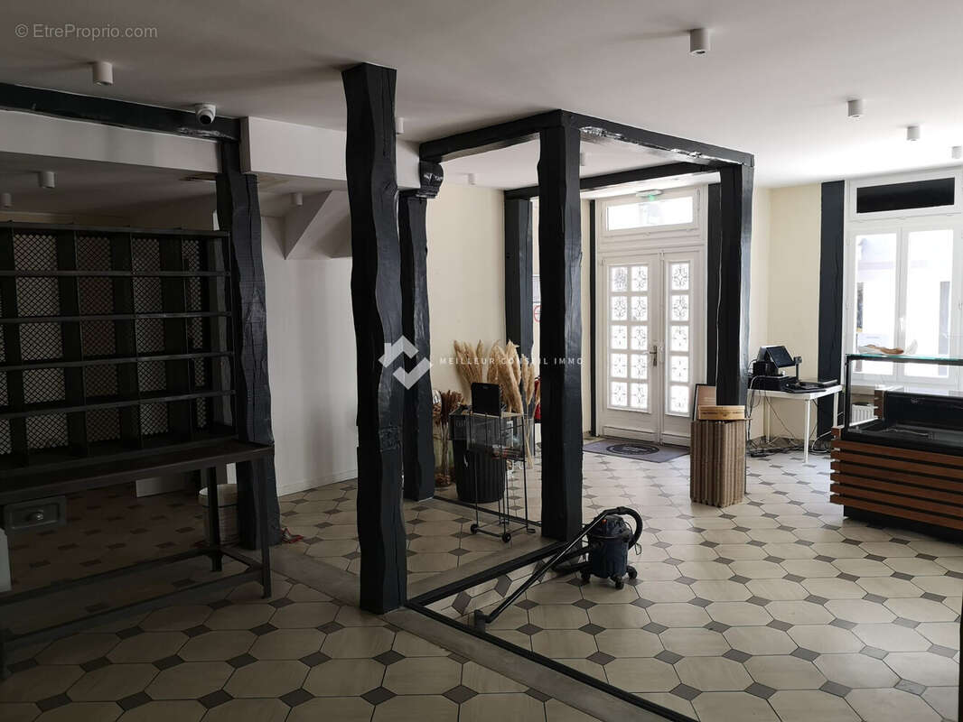 Commerce 251 m² à Crepy-En-Valois  - photo 5