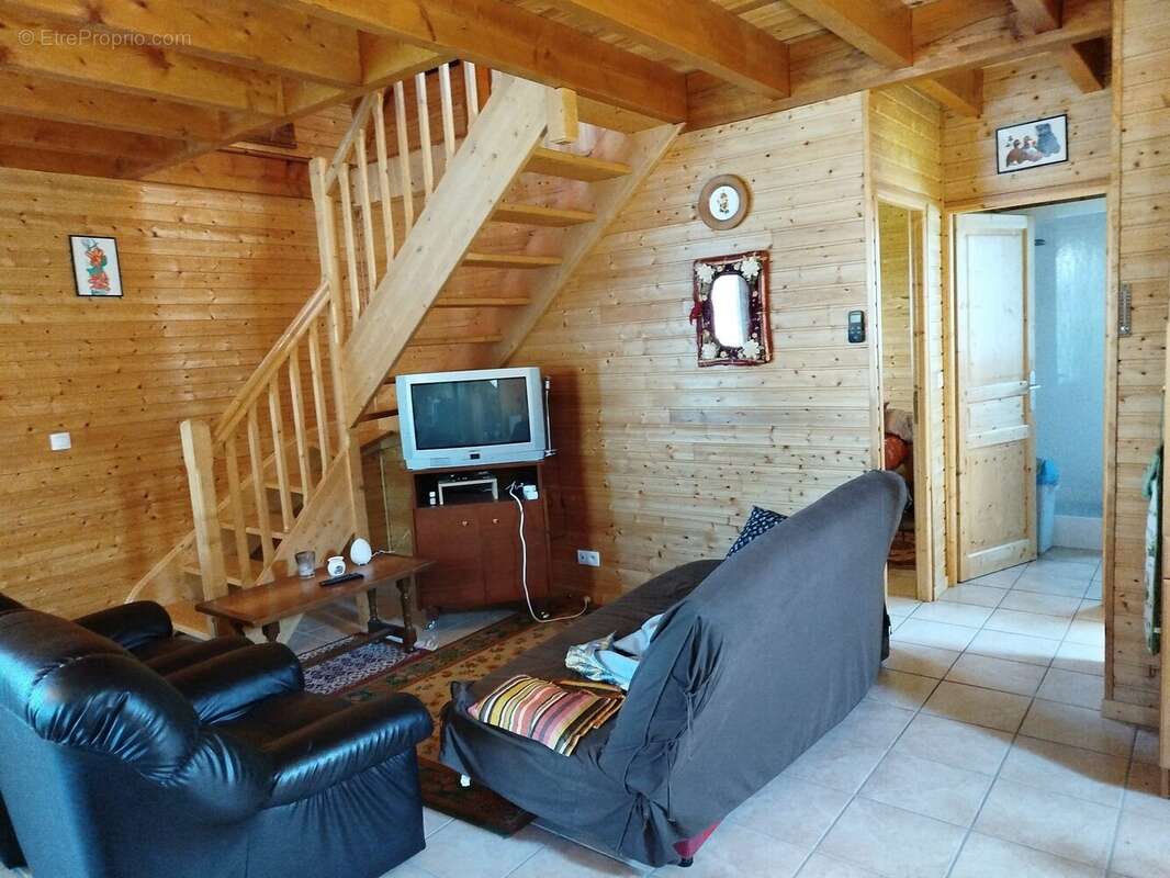 Maison à BESSE-ET-SAINT-ANASTAISE