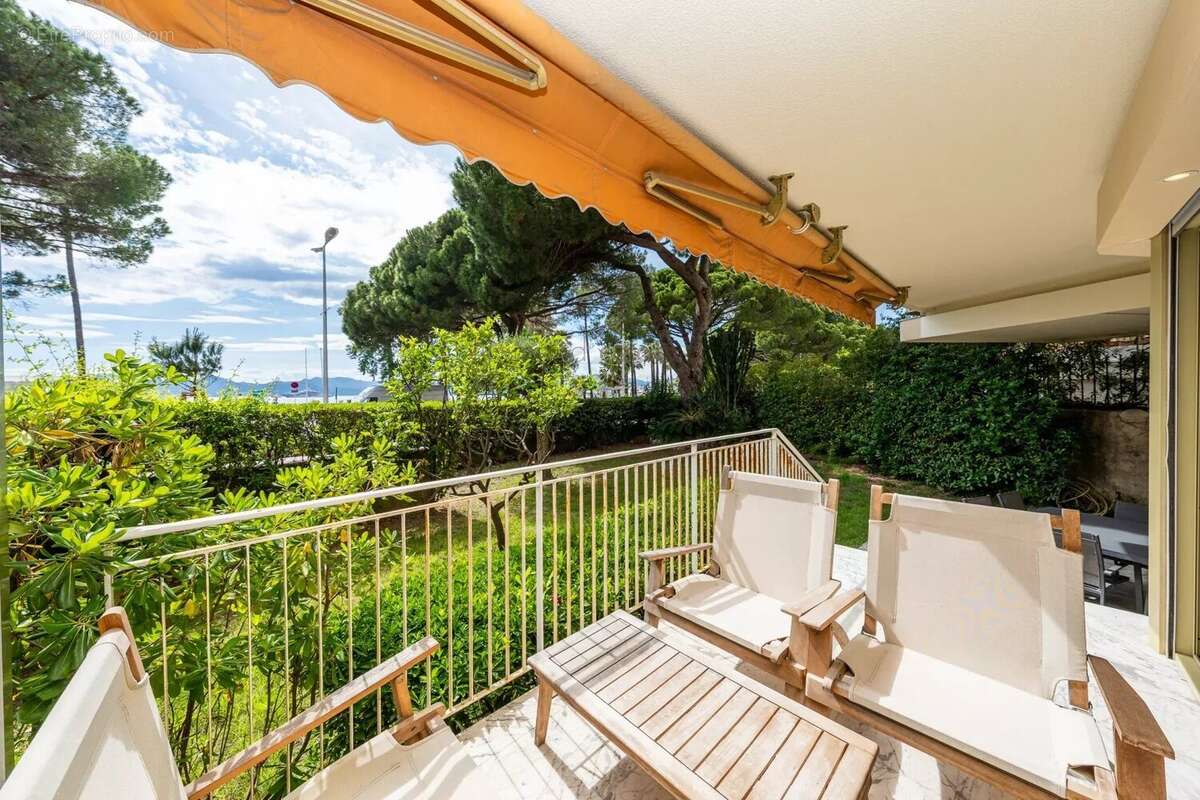 Exclusivite - cannes - pointe croisette - rdj vue mer 168 m² - photo 3