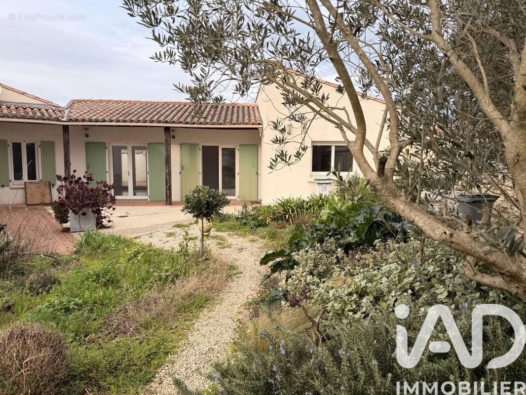 Photo 1 - Maison à LA FLOTTE