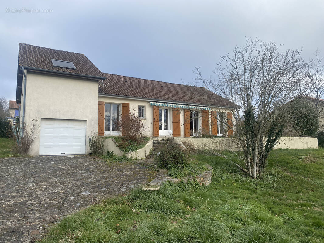 Maison à BELLAC
