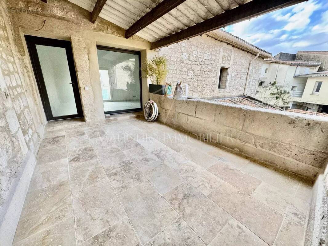 Appartement à MAUGUIO