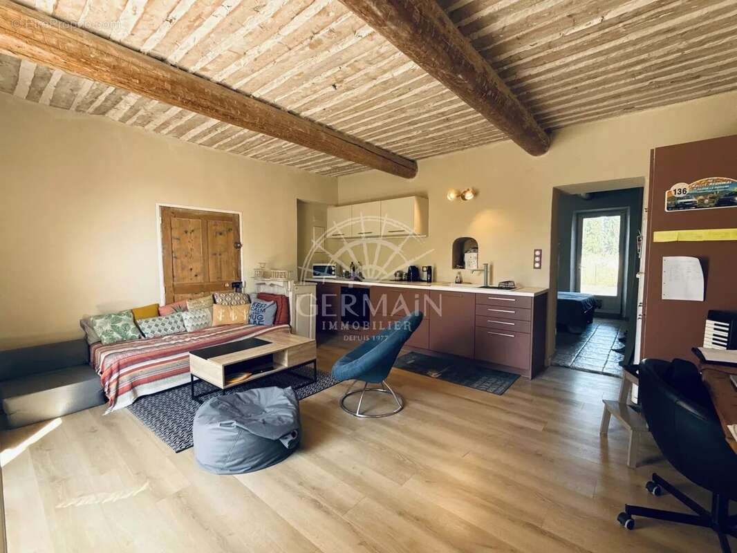 L'Isle-sur-la-Sorgue – Petit Palais – T2 de 42 m² en rez-de-jardin - photo 11