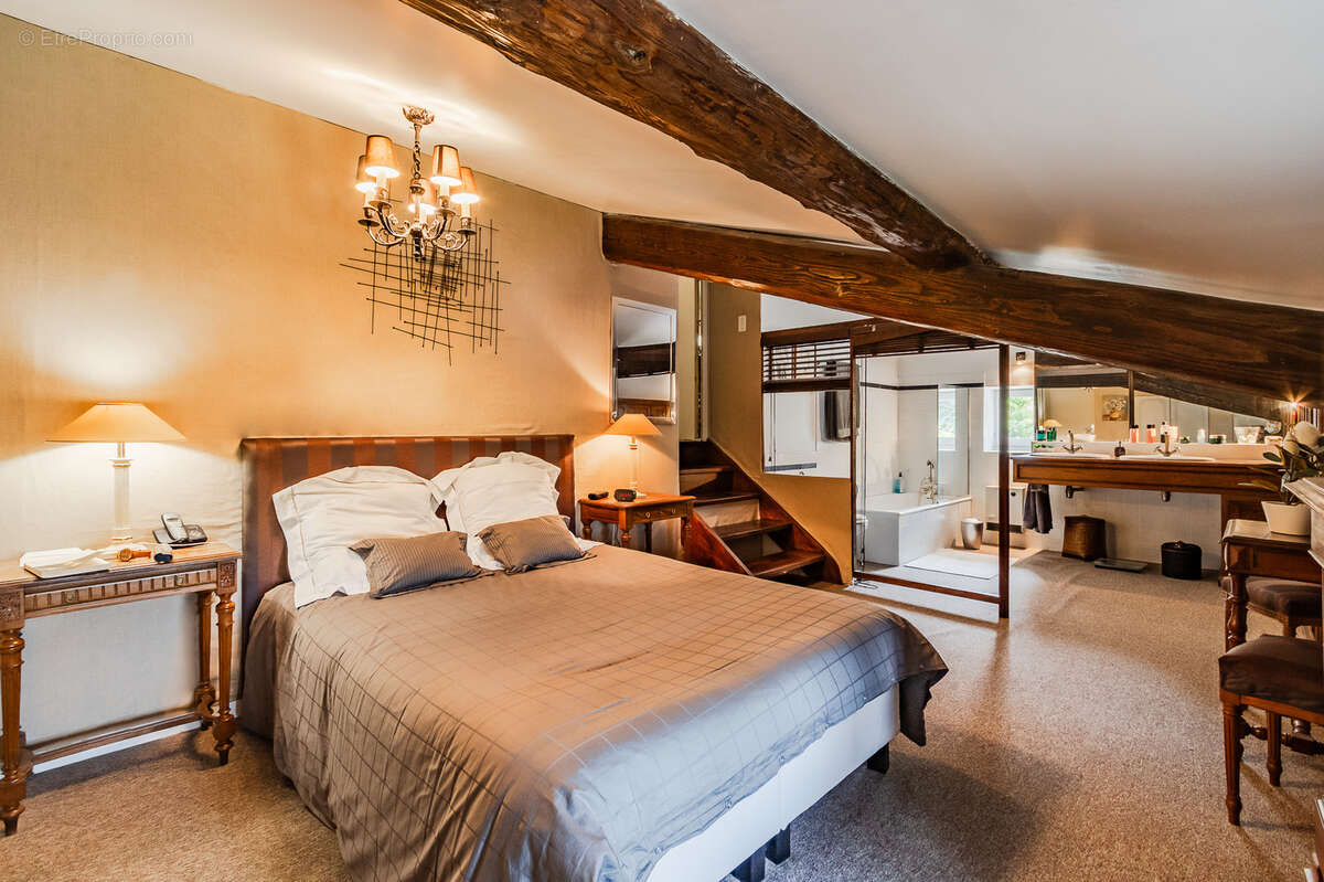 Maison à VILLE-SUR-JARNIOUX