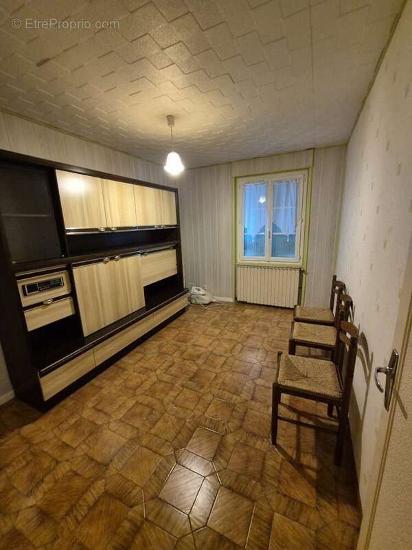 Maison à LES FOSSES