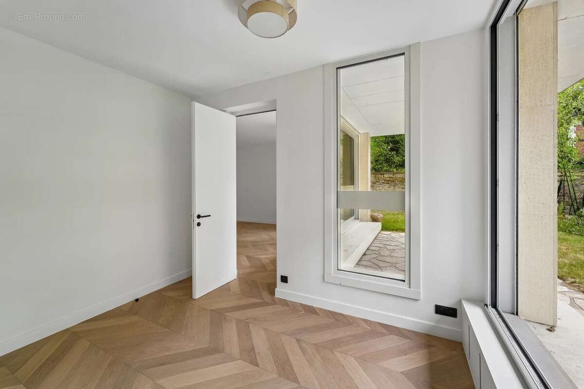 Appartement à NEUILLY-SUR-SEINE