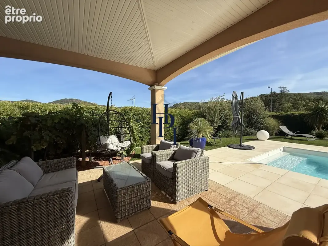 Vente Maison avec piscine de 178m2 à SAINT AFFRIQUE - photo 4