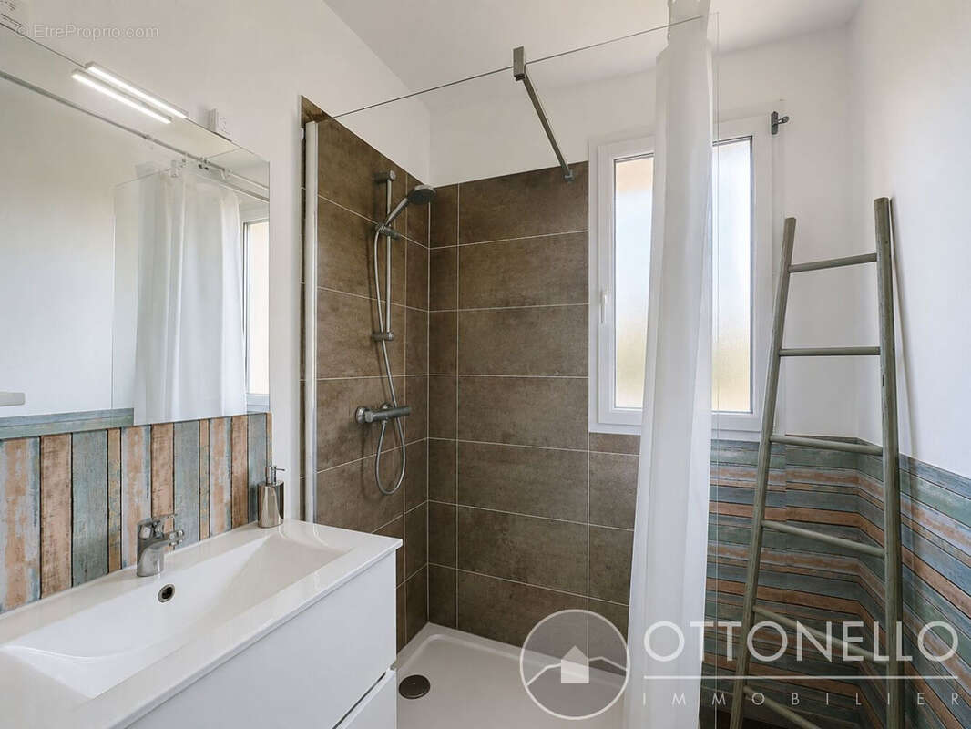 Maison 3 pièces 57.75 m2 LOUÉE sur un terrain de 188 m2 avec deux terrasses, garage et parking - photo 12