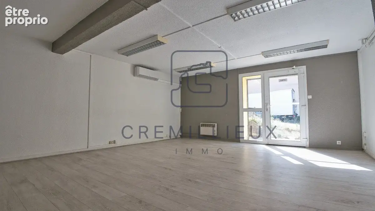 Local commercial ou professionnel Guilherand-Granges 225 m2 - photo 11