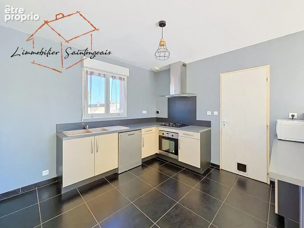 TRIAC-LAUTRAIT  89 m²  3 Chambres  803 m² - photo 3
