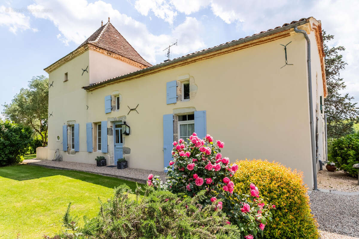 Maison de campagne avec annexes, 3 x piscines et vue - photo 37