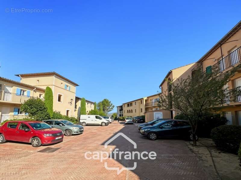 Pont royal en provence appartement de  27 m2 vue luberon une chambre meuble equipe - photo 21