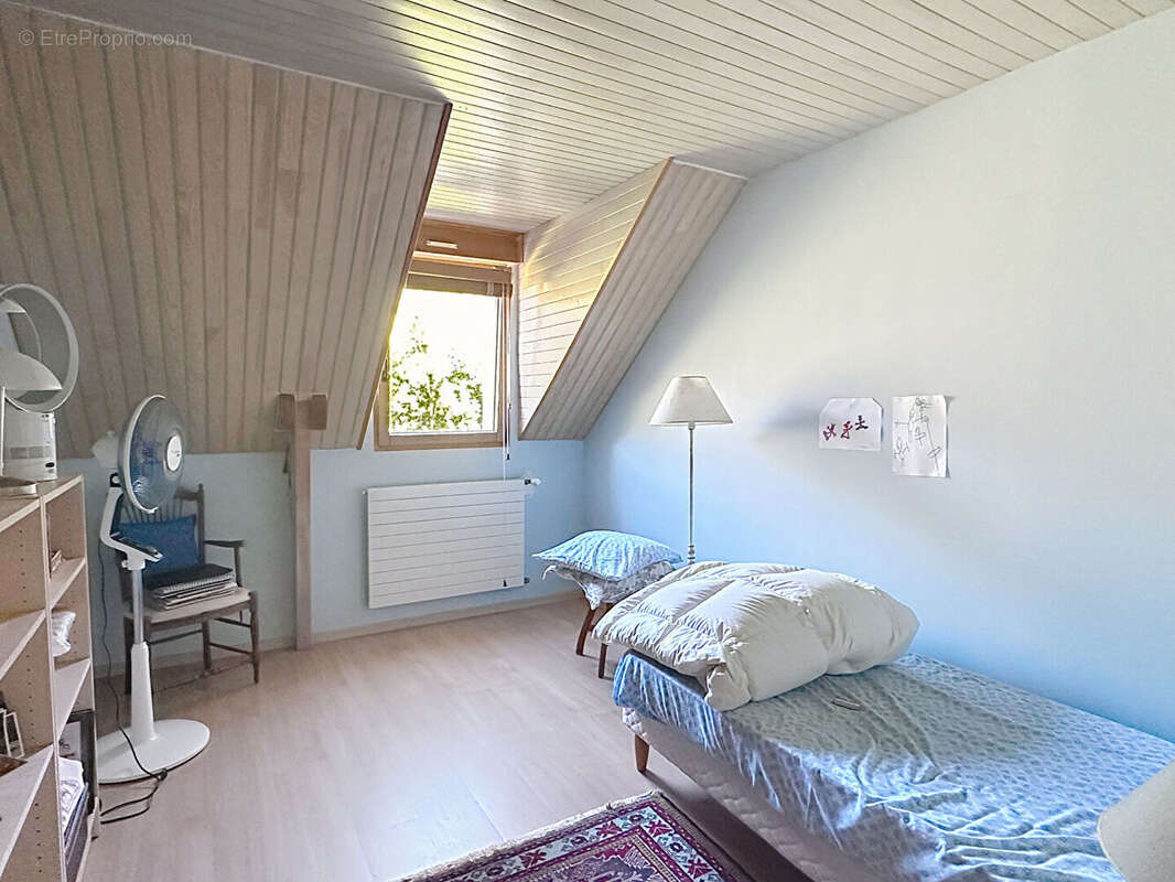 Maison à LA CELLE-LES-BORDES