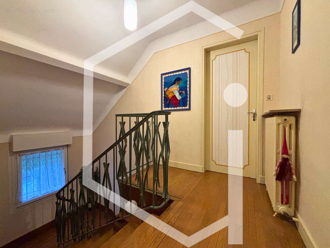 Maison à COSNE-COURS-SUR-LOIRE