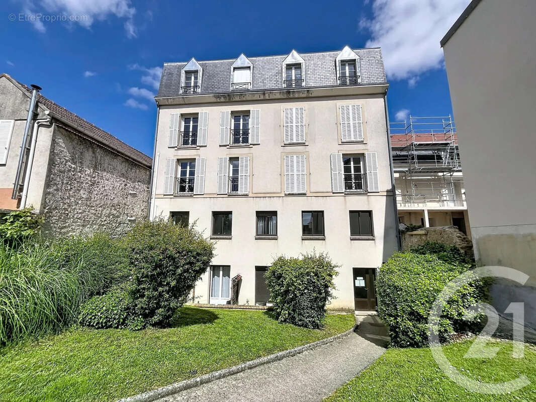 Appartement à BRIE-COMTE-ROBERT