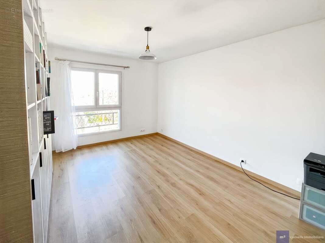 Maison à ISSY-LES-MOULINEAUX