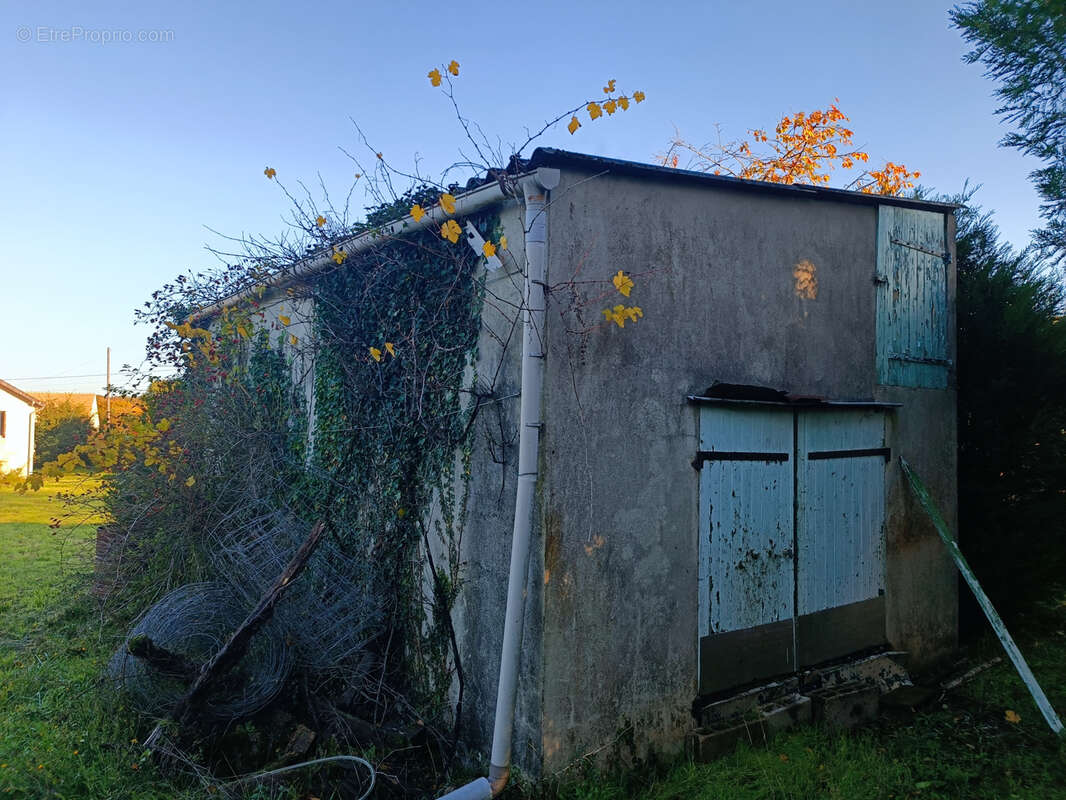 Maison à JOUET-SUR-L'AUBOIS