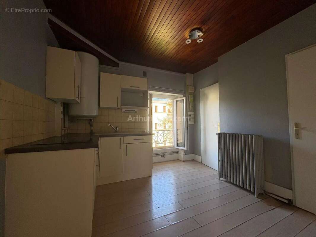 Appartement à SAINT-MARTIN-D'HERES