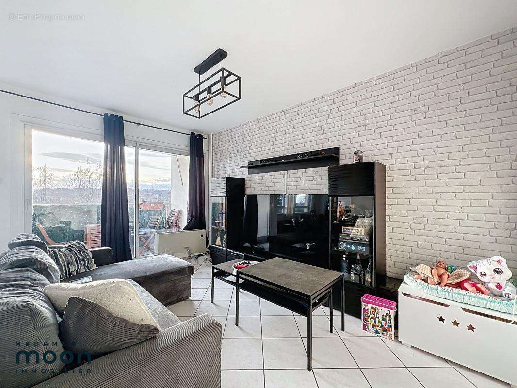 Appartement à OULLINS