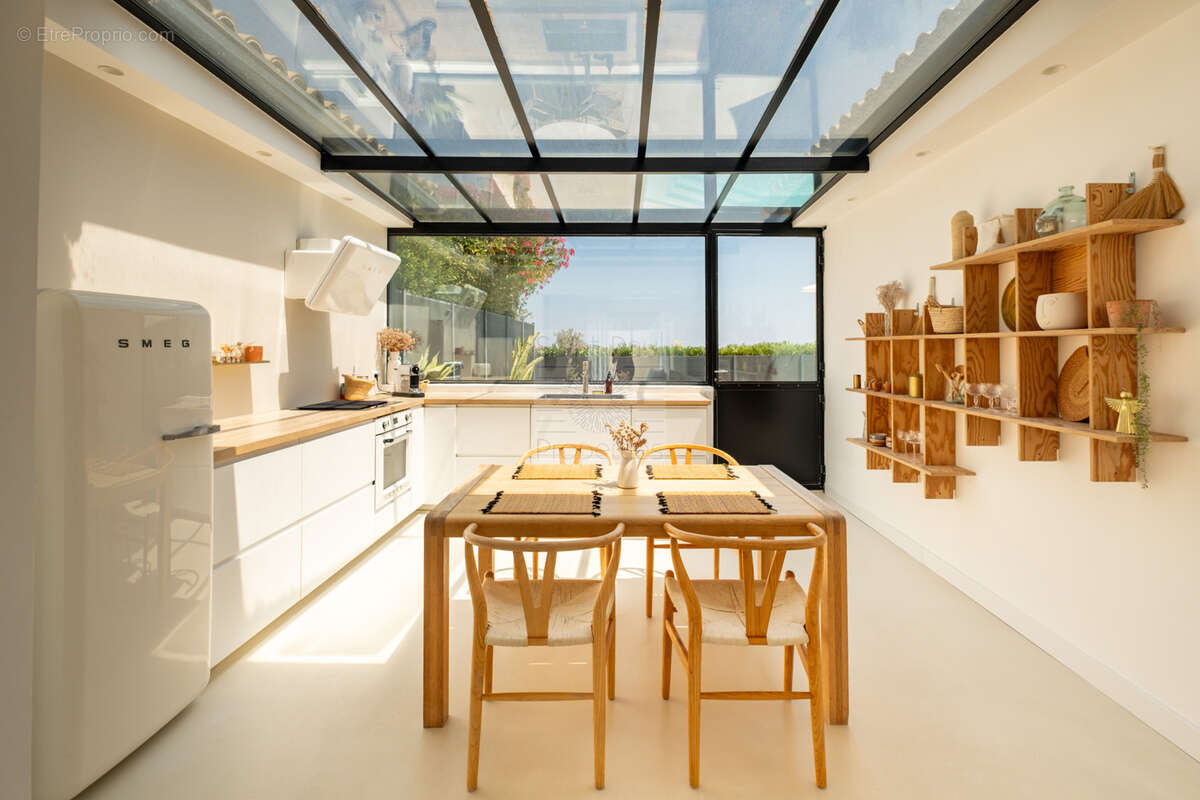 Petite maison chic et intemporelle aux Hauts de Vaugrenier - photo 10