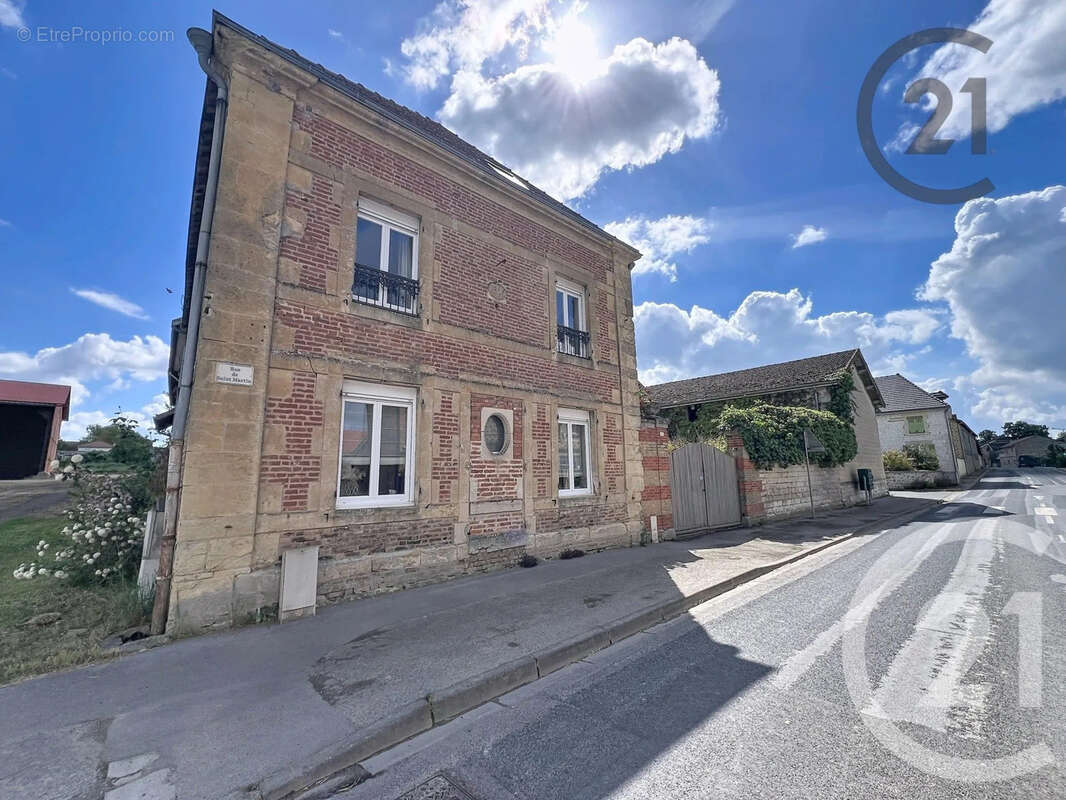 Maison à SAINT-HILAIRE-LE-PETIT