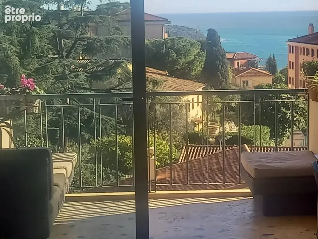 Villefranche-sur-Mer – 2 pièces avec vue mer, balcon, parking et cave - photo 6