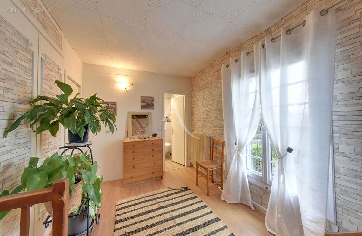 Maison à OZOIR-LA-FERRIERE