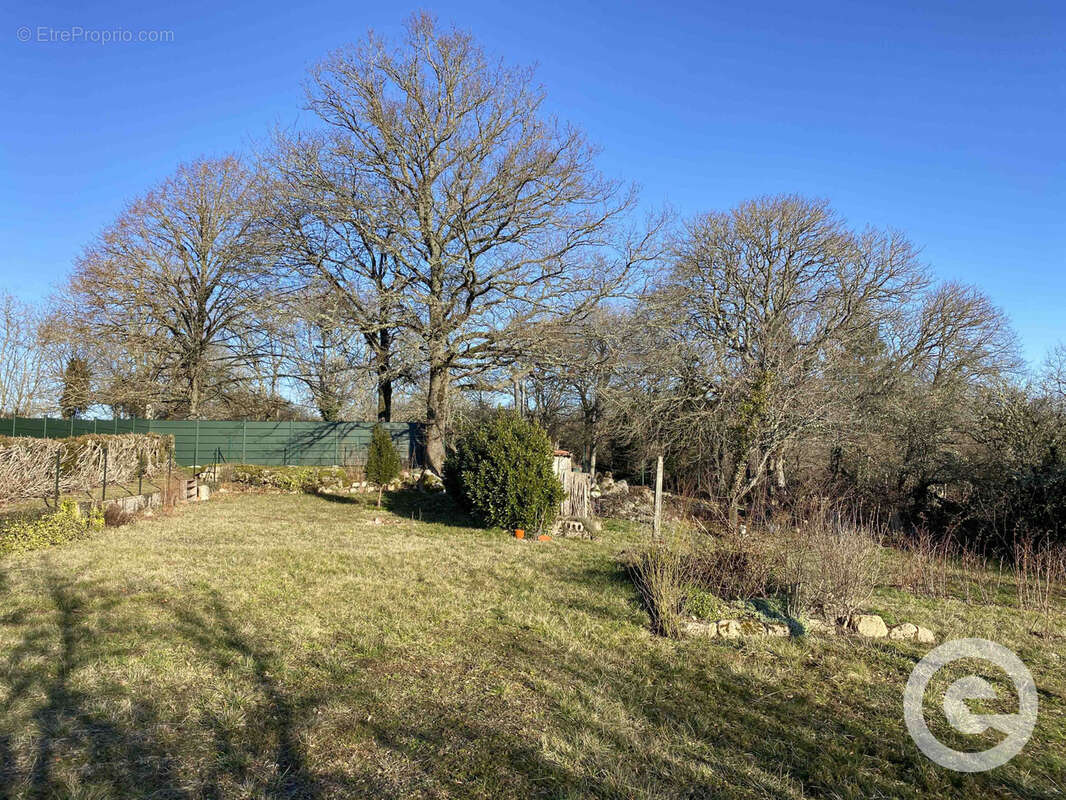 Maison à LA ROCHE-EN-BRENIL
