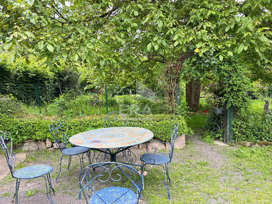Maison à CARROUGES
