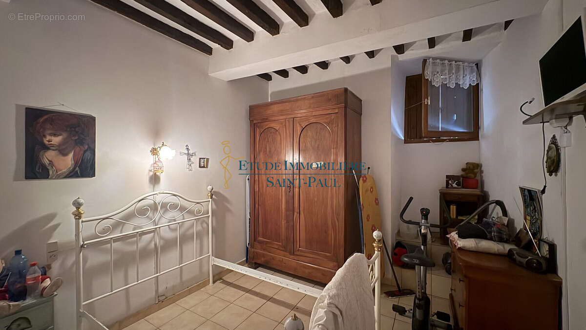 Maison 135 m² à Saint-Saturnin-De-Lucian  - photo 4