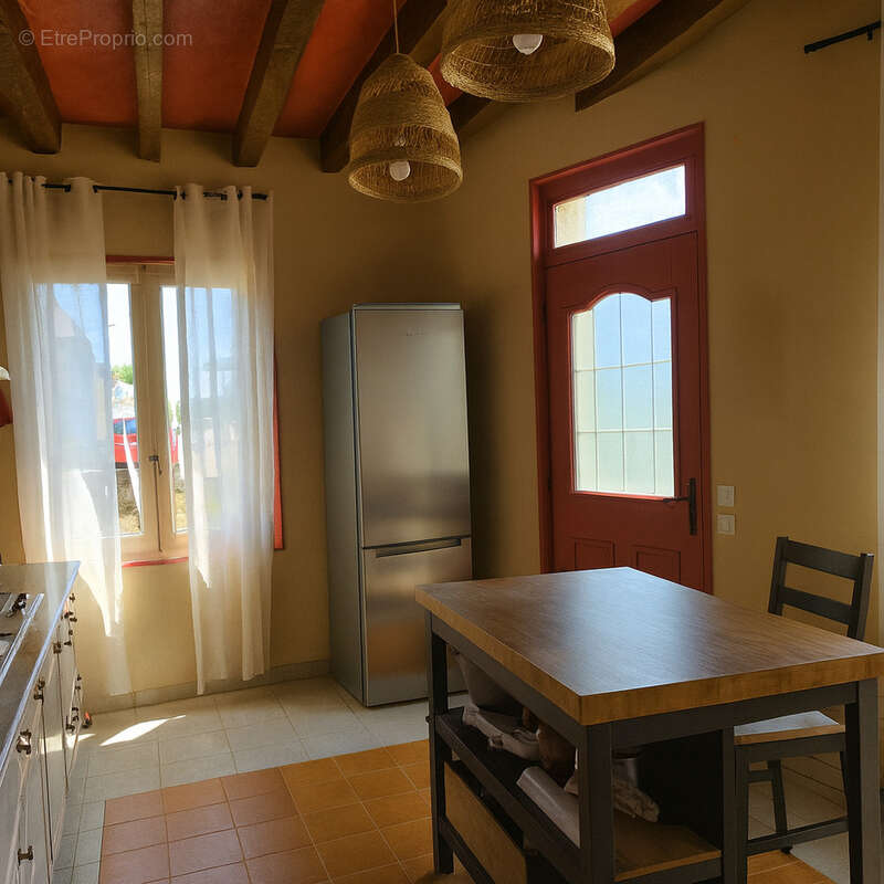 Maison à SAINT-CLEMENT-DES-LEVEES