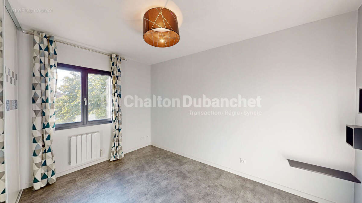 Appartement à LE COTEAU
