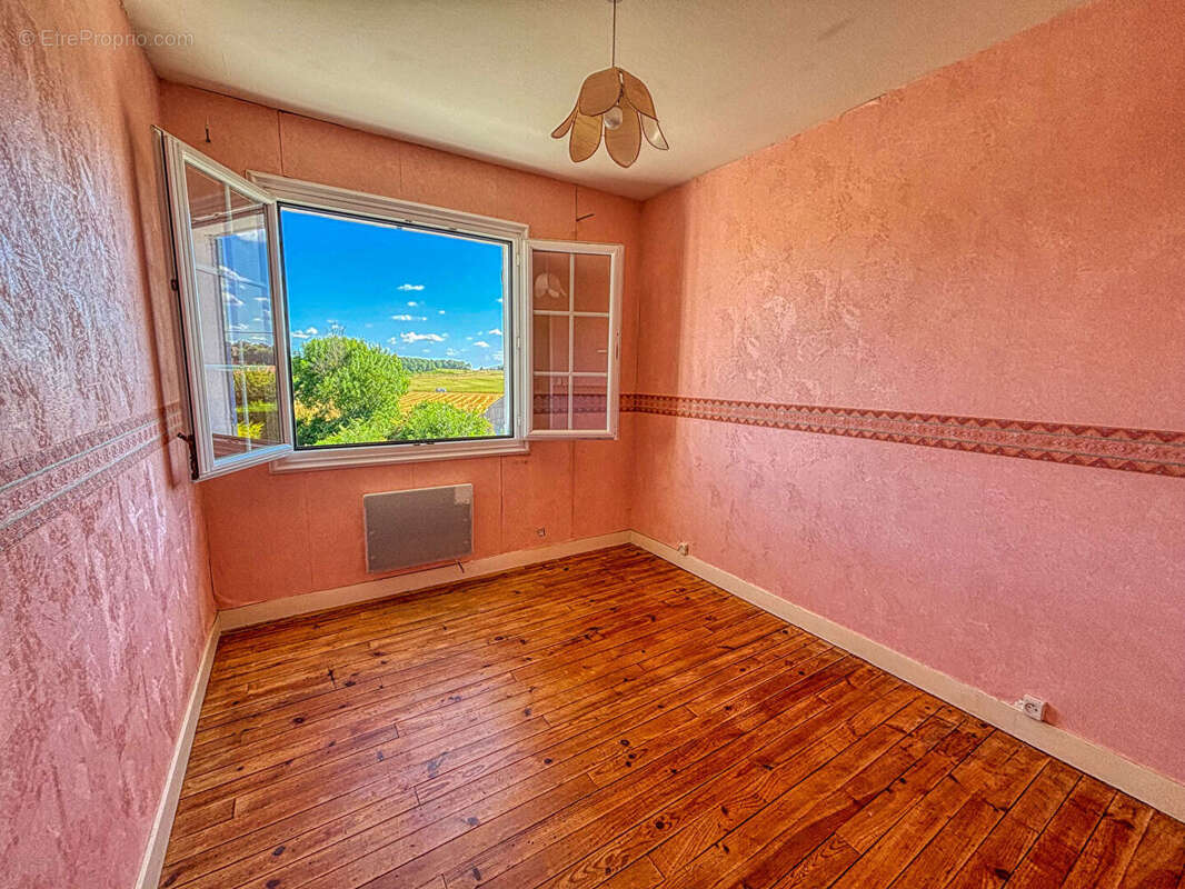 Maison familiale à Breuillet dans un environnement calme - photo 8