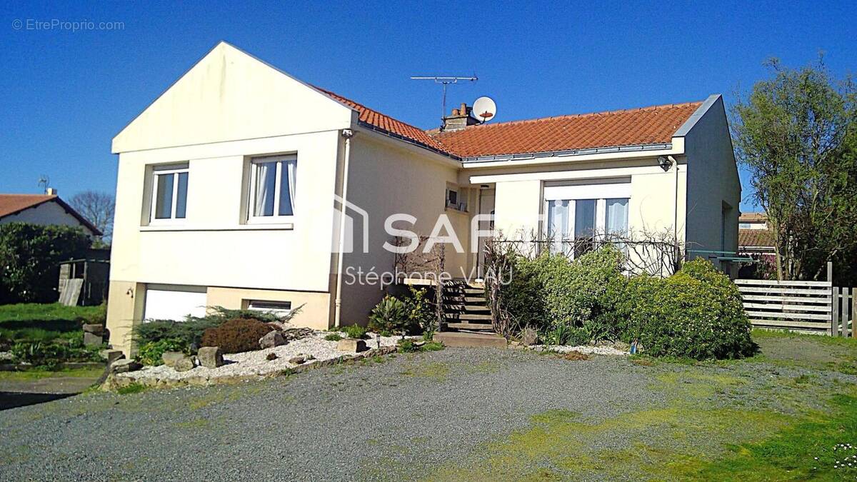 Photo 1 - Maison à SAINT-CHRISTOPHE-DU-BOIS