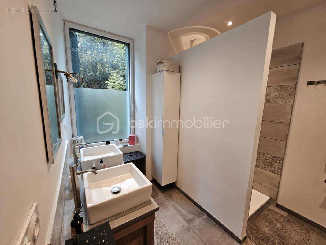 Maison avec jardin, dépendances et gîte rentable – À découvrir sans tarder ! - photo 9