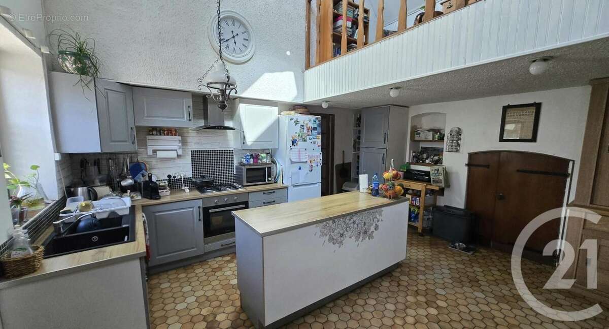 Maison 4 pièces 124 m² à vendre à Saint-Vaast-De-Longmont (60410) - photo 3