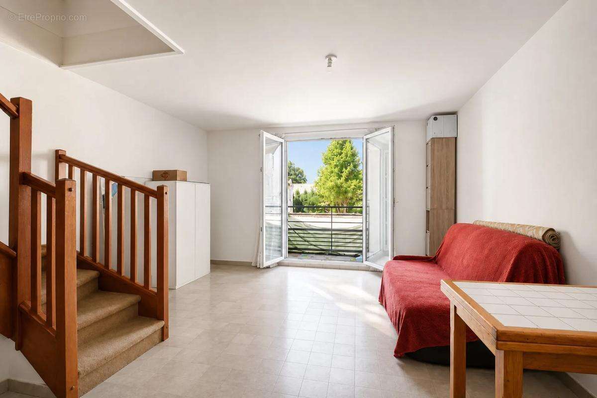 Appartement de 4 pièces de 74 m² situé à Chessy - photo 2