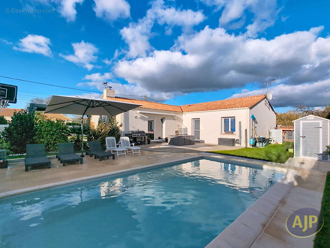 Maison à VIEILLEVIGNE