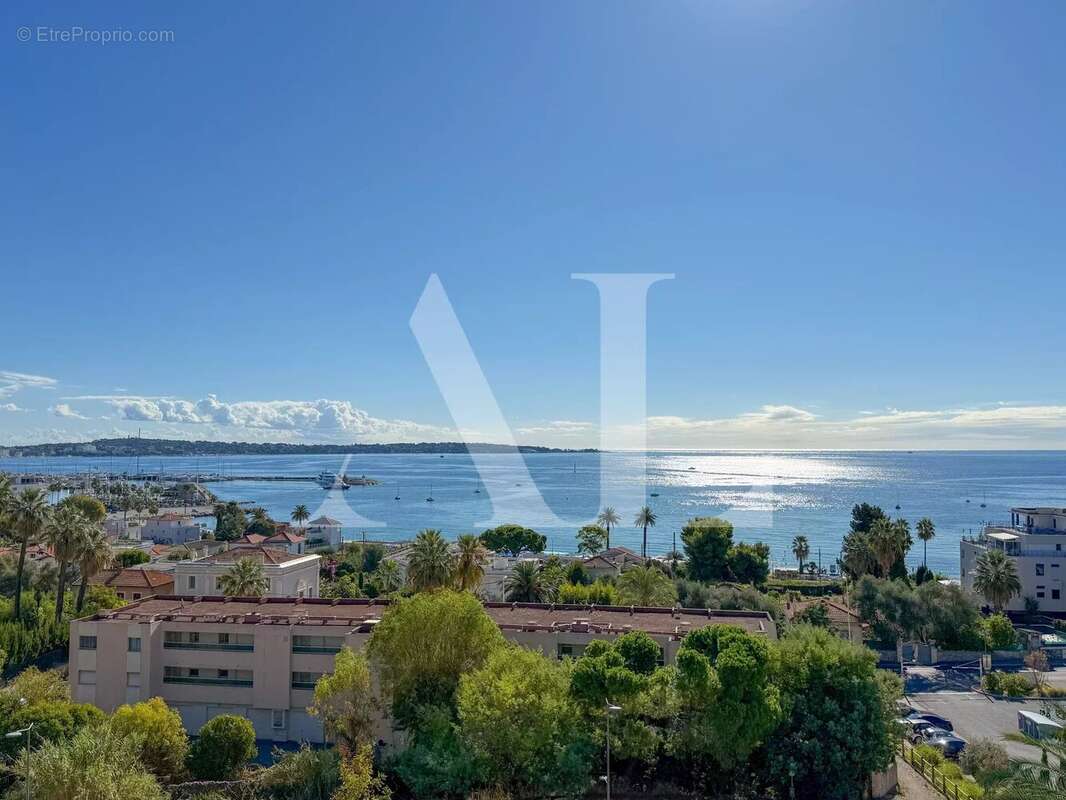 Appartement à VALLAURIS